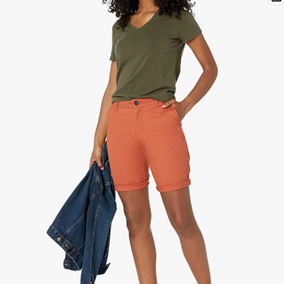 Amazon Essentials Womens 10 Inch Inseam Bermuda Chino Short in sz14 - Picture 1 of 8